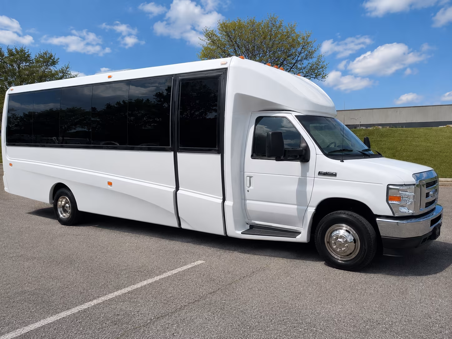 bus rentals for trade shows and large scale corporate group travel from hesperia