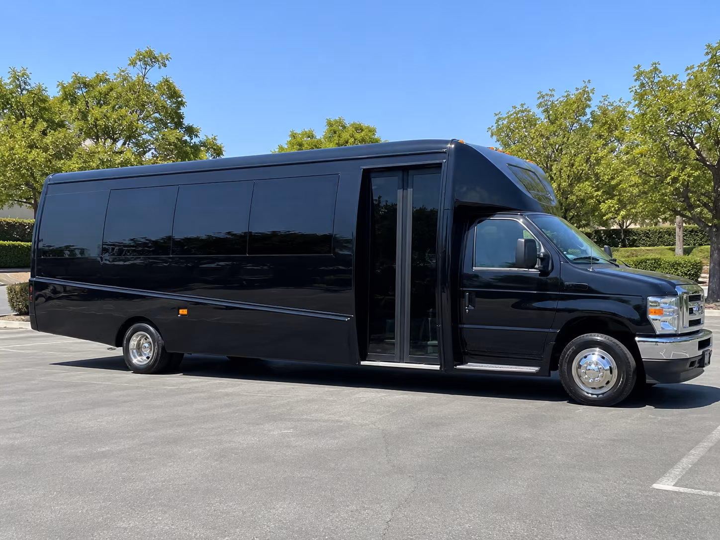 charter buses for large hesperia prom groups heading to inland empire venues