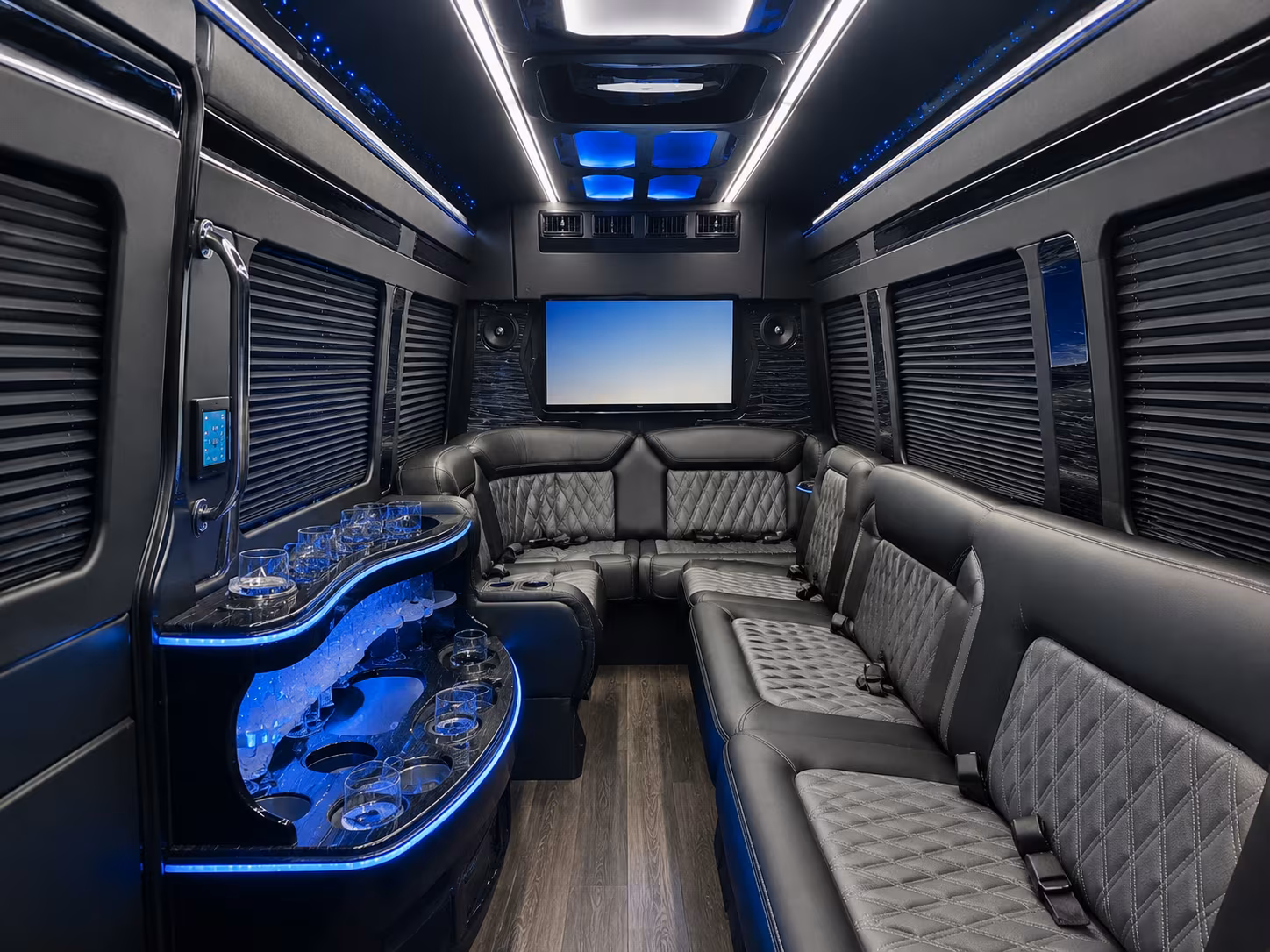 corporate and group event buses for hesperia businesses