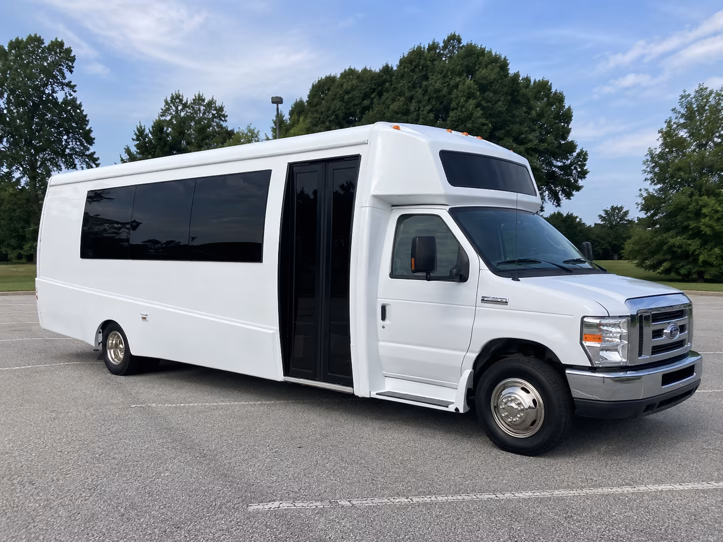 hesperia 18 passenger party bus