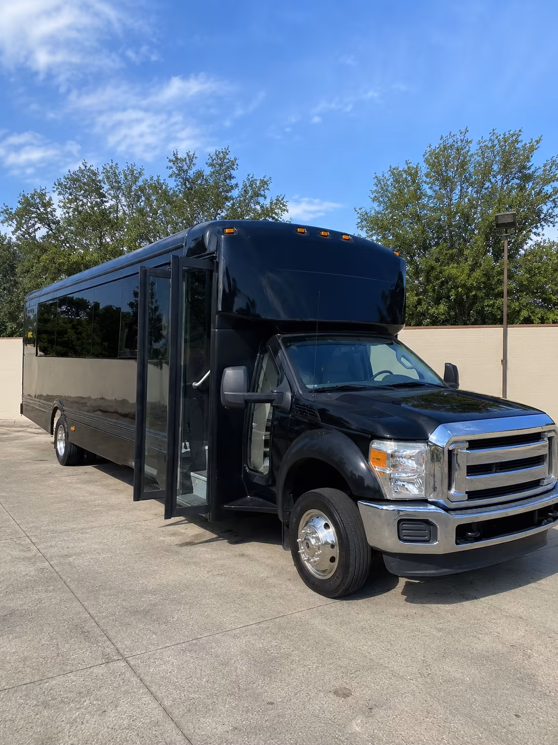 hesperia 20 passenger party bus