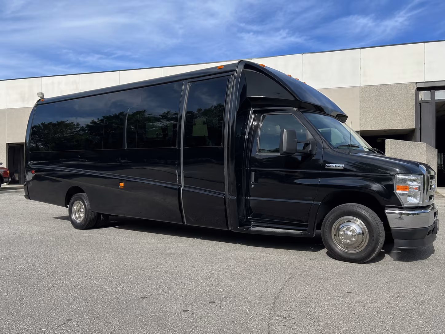 minibuses for executive transfers and small corporate groups in hesperia